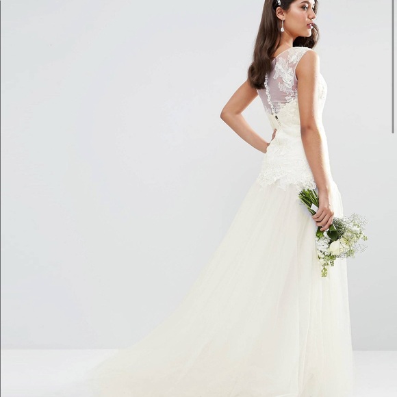 Wedding gown - Picture 3 of 5